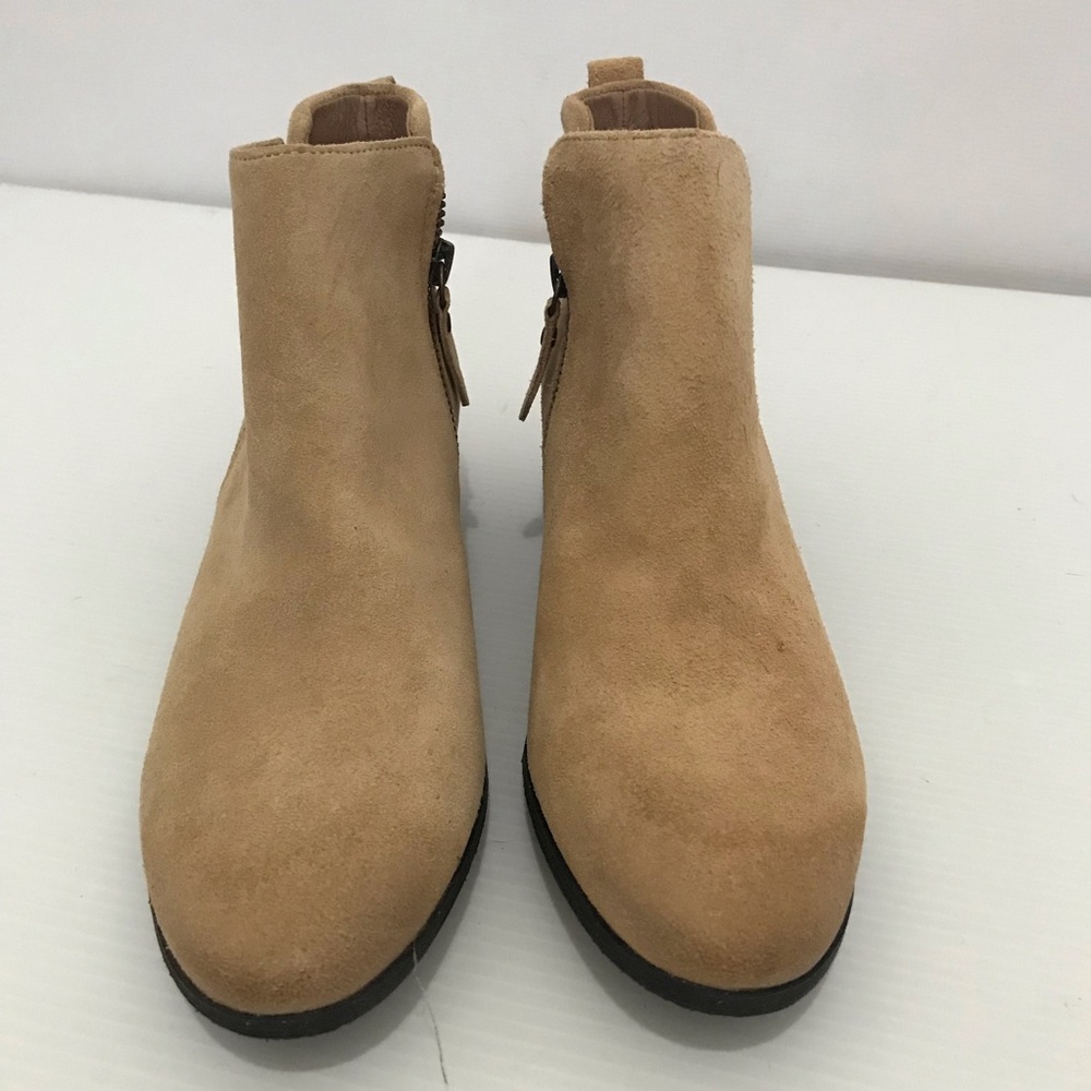 NWOT Vince Camuto Tricera Suede Zip Ankle Booties Size 7.5M